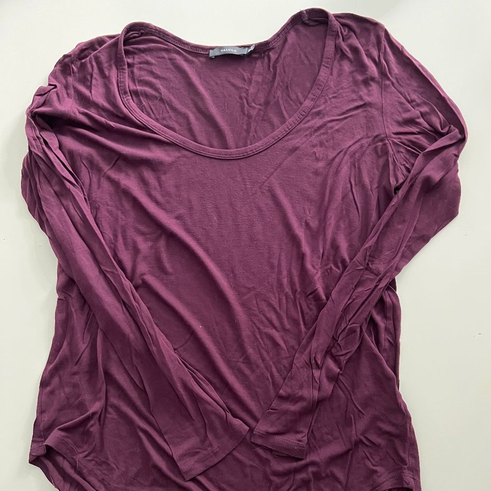 Maroon/burgundy Aritzia long sleeved scoop neck t shirt XS
